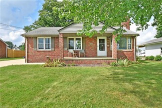 2276 Shetland Ln, Youngstown, OH 44514