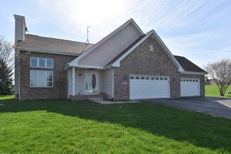 7801 S Virginia Dr, Clinton, WI 53525
