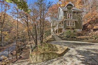 1110 Ski Mountain Rd, Gatlinburg, TN 37738