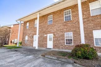 2420 Hallerins Ct, Maryville, TN 37801