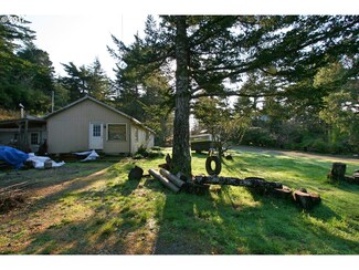 47202 Lakes End Dr, Langlois, OR 97450