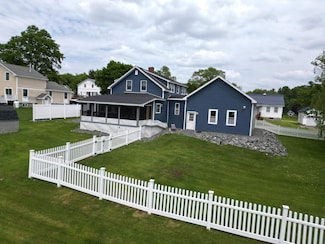29 Wilson St, Lincoln, ME 04457