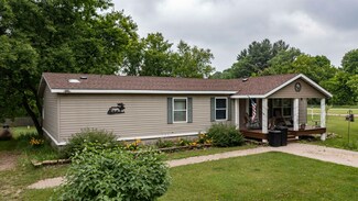 703 Saint Lawrence St, Ogdensburg, WI 54962
