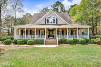 158 Maple Creek Dr, Wallace, NC 28466