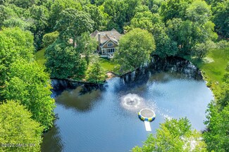 20 Driftway Ln, Darien, CT 06820