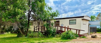 114 1st St E, Chester, MT 59522
