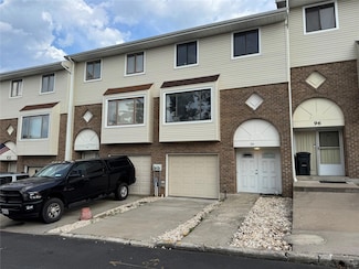 98 Redwood Loop, Staten Island, NY 10309
