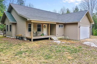 26 Hunters Way, Casco, ME 04015