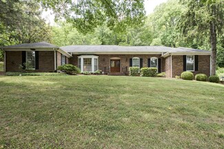 5821 Robert e Lee Dr, Nashville, TN 37215
