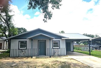 605 Jefferson Ave, Dundee, FL 33838