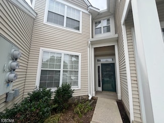 1002 Deerhaven Terrace, Stewartsville, NJ 08886