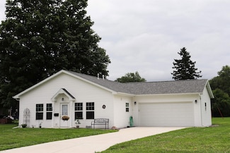 1811 Wolcott St, Janesville, WI 53546