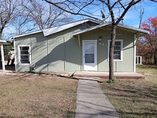 801 S Nueces St, Coleman, TX 76834