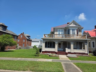 310 E Prospect St, Covington, VA 24426