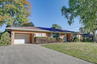 828 Meadowview Dr, Columbus, OH 43224
