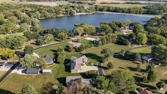 5734 Hervey Ln, Manhattan, KS 66502