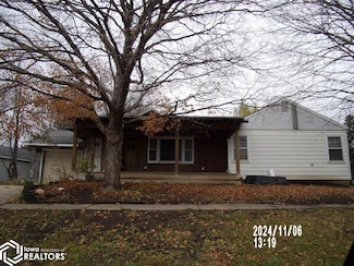 104 2nd Ave N, Holland, IA 50642