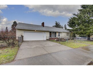 5915 SE Reedway St, Portland, OR 97206