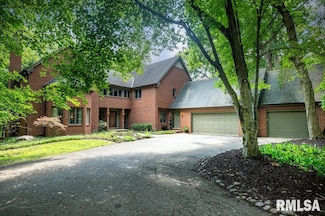 408 W Ravinwoods Rd, Peoria, IL 61615