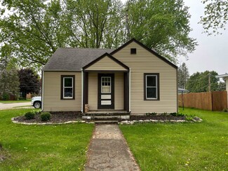 98 Fox Lake Rd, Waupun, WI 53963