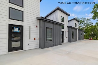228 Vacation Ln Unit 2, Reeds Spring, MO 65737