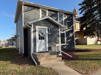 805 Oak St, Lisbon, ND 58054