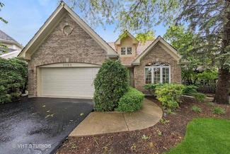 2260 Brookside Ct, Aurora, IL 60502