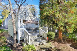 44 Hendrie Ave, Riverside, CT 06878