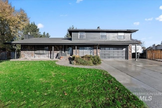 1375 Owyhee Dr, Mountain Home, ID 83647