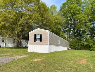 302 Goldilocks Ln, Brantleyville, AL 35114