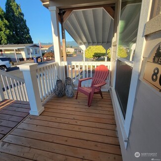 806 Pine Dr, Enumclaw, WA 98022