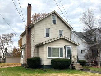 85 Smithsonian St, Girard, OH 44420