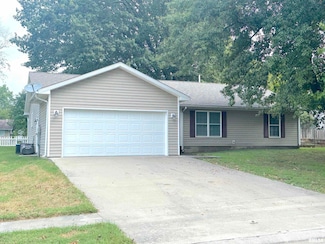 2106 W Meadow Ln, Carbondale, IL 62901