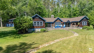 218 Gristmill Ln, Keene, NY 12942