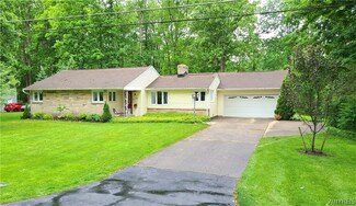 6756 Woodland Dr, Hamburg, NY 14075