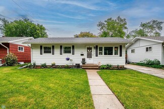 1124 15th St N, Moorhead, MN 56560