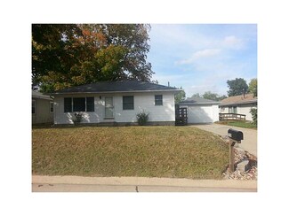 720 Park Ct, Hiawatha, IA 52233