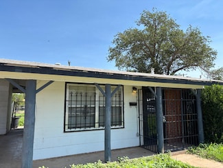 2707 E 9th St, Lubbock, TX 79403