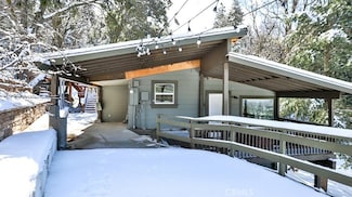 25000 Scenic View Dr, Crestline, CA 92325