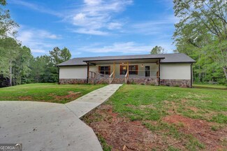 2752 Poplar Rd, Sharpsburg, GA 30277