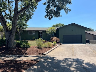 1536 Cambridge Cir, Medford, OR 97504