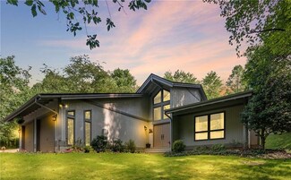 1020 Raintree Dr, Apollo, PA 15613