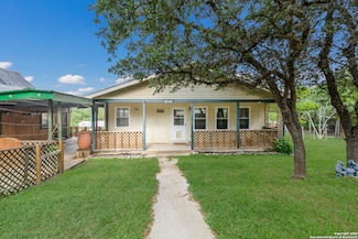 1437 Roadrunner Ln, Canyon Lake, TX 78133