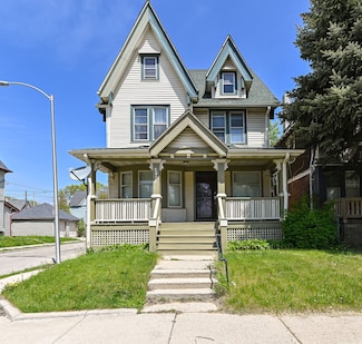 2426 W Highland Ave, Milwaukee, WI 53233