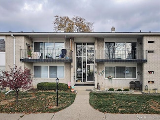8497 Kennedy Cir Unit 7, Warren, MI 48093