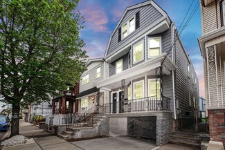 93 W 11th St, Bayonne, NJ 07002
