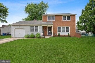 174 Schoolhouse Ln, Mount Laurel, NJ 08054