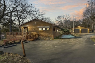 379 Navajo Trail, Kimberling City, MO 65686