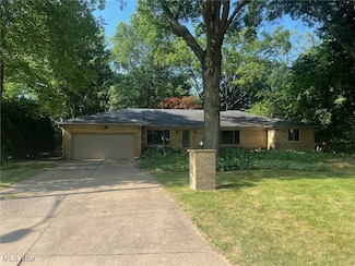 2947 Chamberlain Rd, Fairlawn, OH 44333