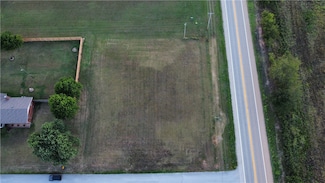 6100 SW Lee Ln, Bentonville, AR 72712